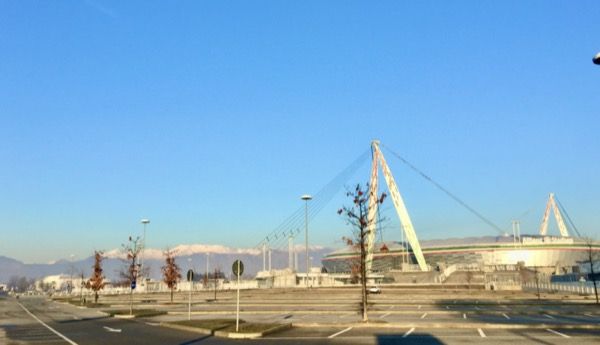 widok na stadion Juventusu Allians Stadium