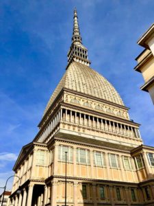 Symbol Turynu to majestatyczna budowla Mole Antonelliana