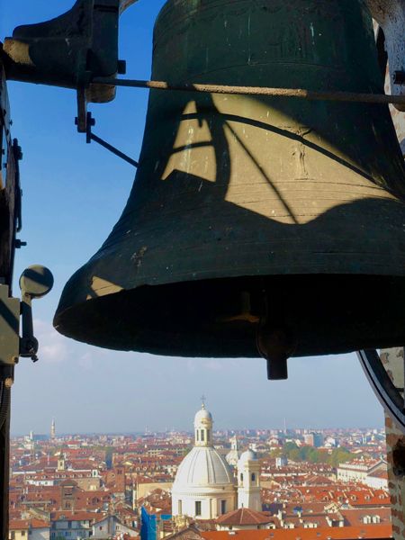 Widok na Turyn z dzwonnicy przy Katedrze
