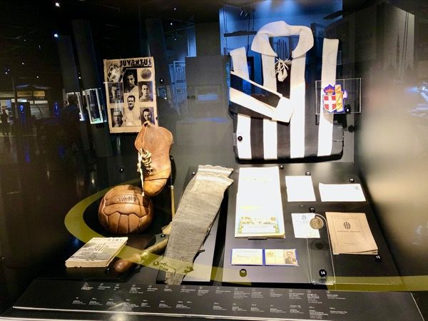 Pierwszy strój klubu Juventus, pamiątki w Juventus Muzeum