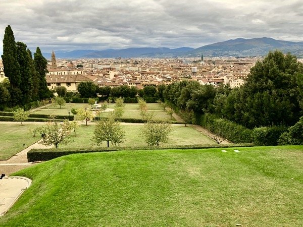 Widok na Florencję ze wzgórza ogrodu Boboli 