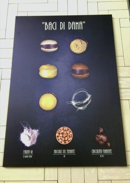 poster reklamowy ciastek baci di dama o różnych smakach