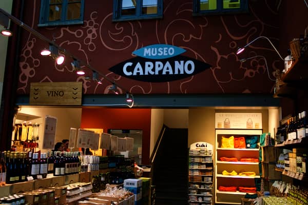 W sklepie Eataly znajduje się muzeum firmy Carpano, twórcy wermutu 