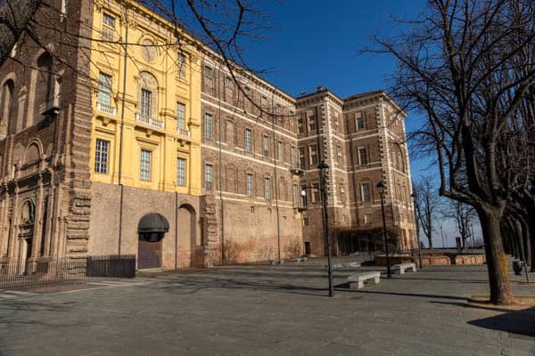 Castello di Rivoli w Piemoncie jako jeden z zamków Residenze Sabaude wpisany na listę dziedzictwa kultury UNESCO