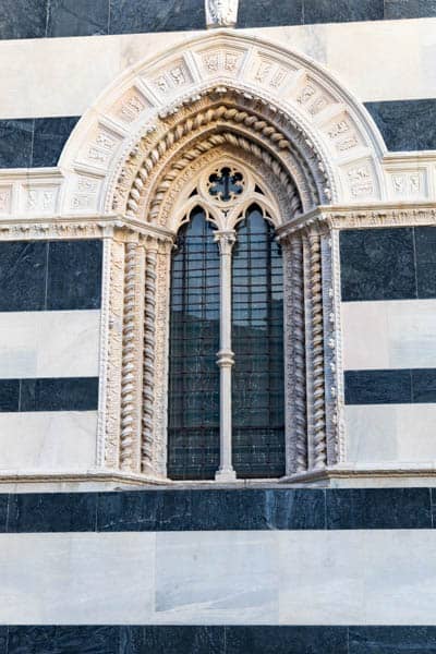 Okno katedry w Monzie w Lombardii