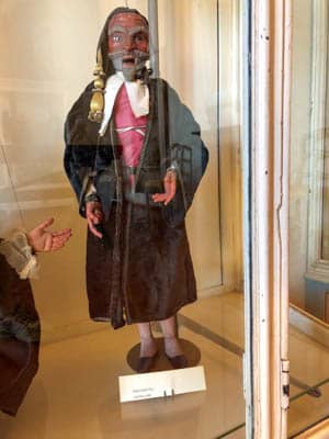 marionetka Pantalone w tradycyjnym włoskim stroju karnawałowym