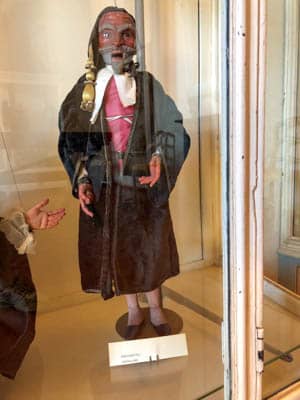 marionetka Pantalone w tradycyjnym włoskim stroju karnawałowym